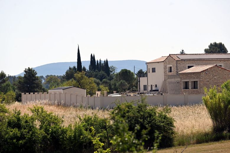La maison en construction du colonel Mamady Doumbouya à Saint-Julien de Cassagnas, dans le Gard.